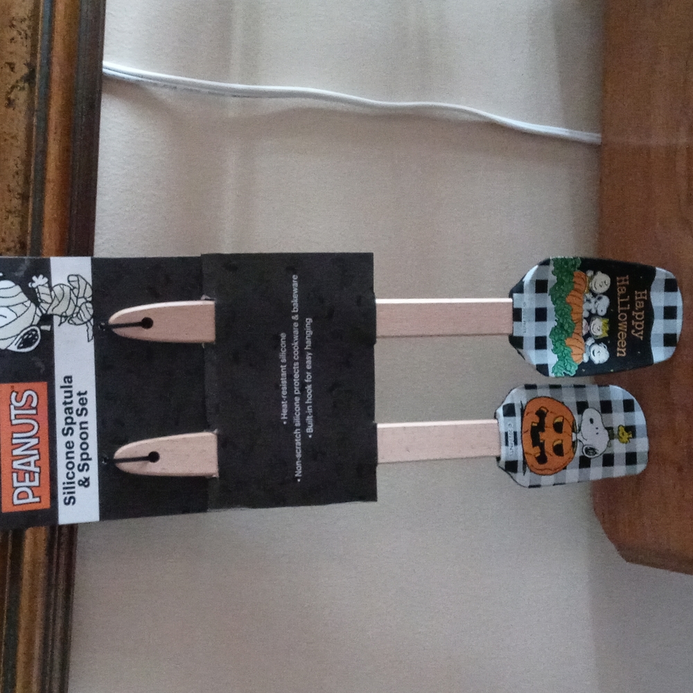 Snoopy Halloween spatulas